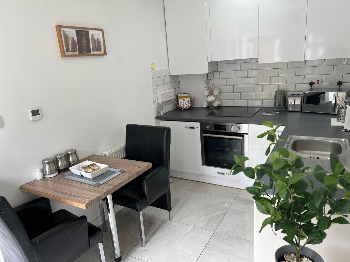 Dannifar Guest House Лондон Экстерьер фото